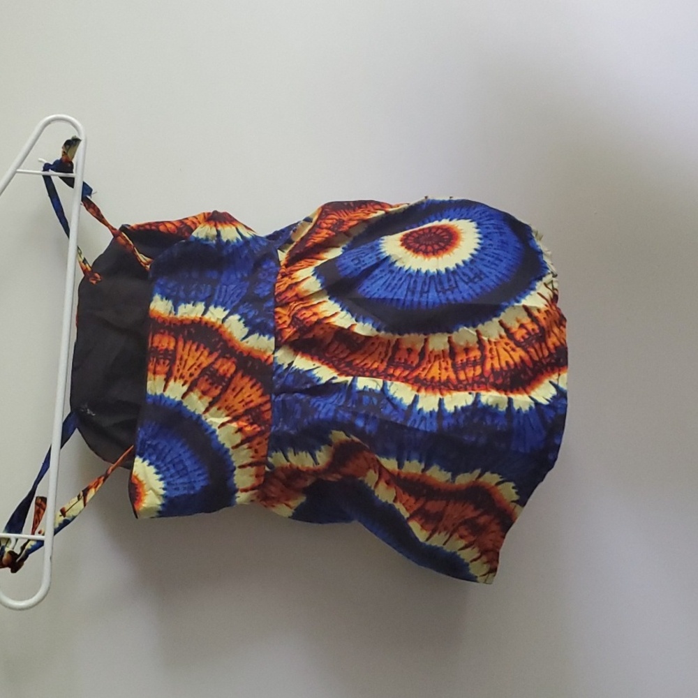 GIRL'S DRESS 1 YEAR OLD AFRICAN PRINT WITH ROPES TO TIE ON THE SHOULDERS.